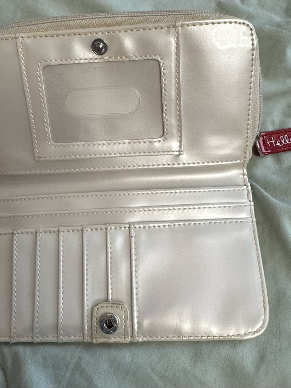 HelloKitty LoungeflySet Quilted Purse & Wallet Set with Red Logo Plaque - Picture 6 of 16
